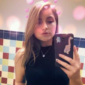 Meet your Posher, Andrea